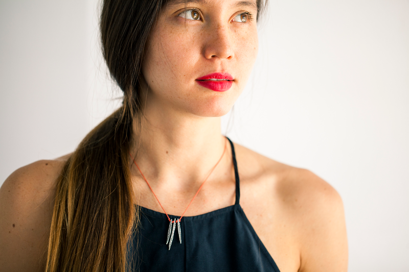 Illustration for article titled Slip on this Very Fly, Not-Too-Loud Necklace